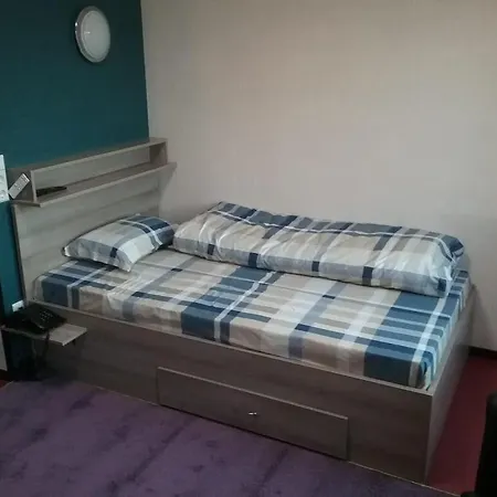 Hotel P&p V-v Ug 2*