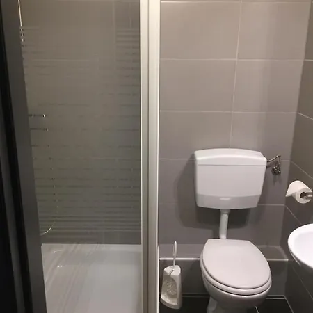 Hotel P&p V-v Ug 2*